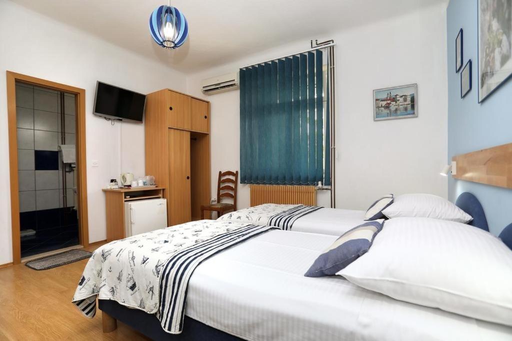 Rooms With A Parking Space Trogir - 17442 Δωμάτιο φωτογραφία