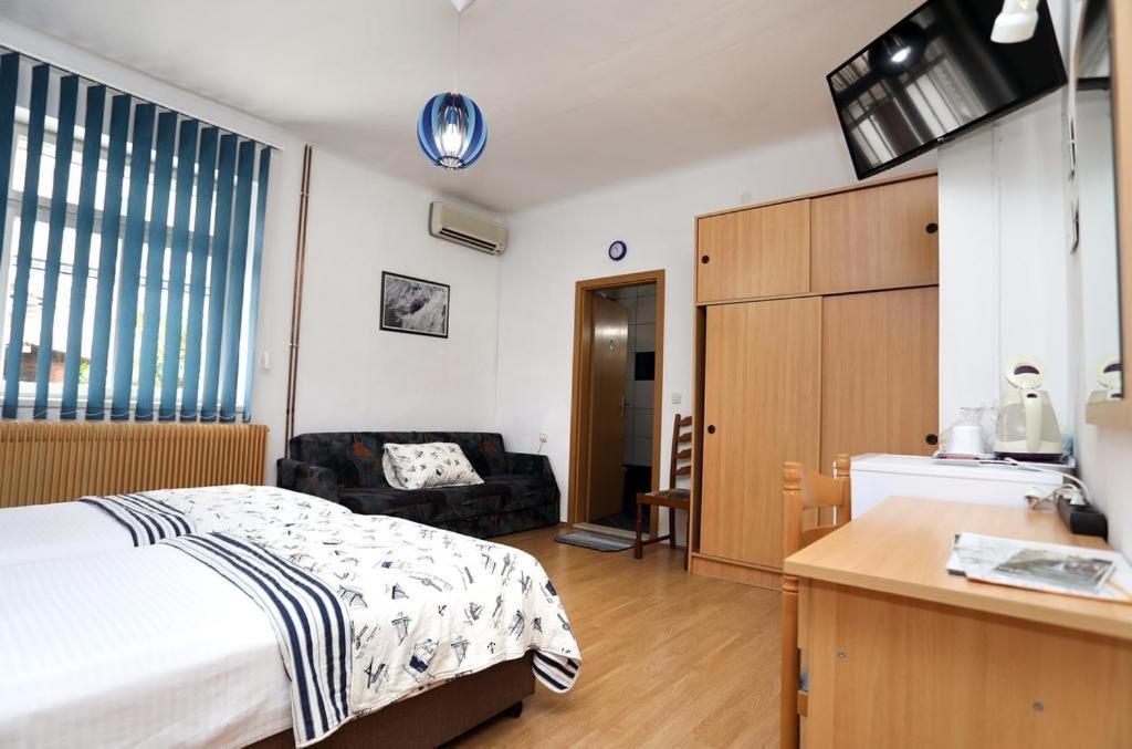 Rooms With A Parking Space Trogir - 17442 Δωμάτιο φωτογραφία